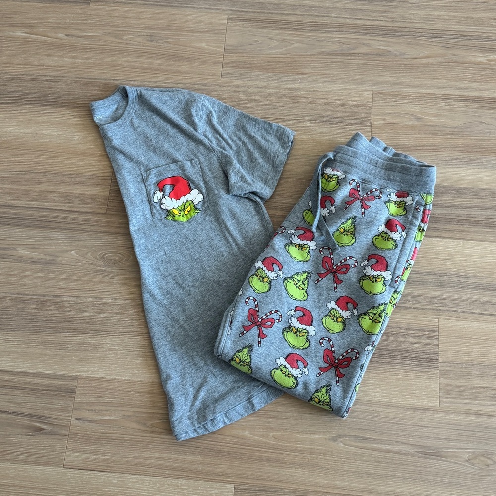 American Eagle Grinch Pajama Set